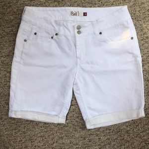 Girls white Bermuda shorts size 13